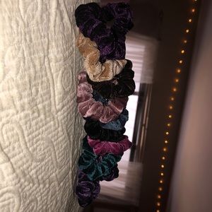 9 Soft mini Scrunchies